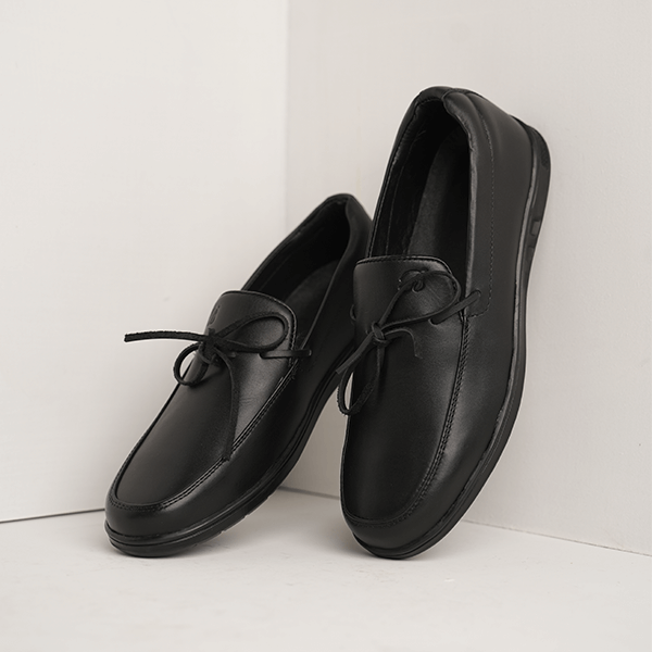 Boston Leather Bow Loafer in Black