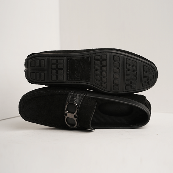 Duke Suede Bit Driving Moccasin in Black — rubber sole