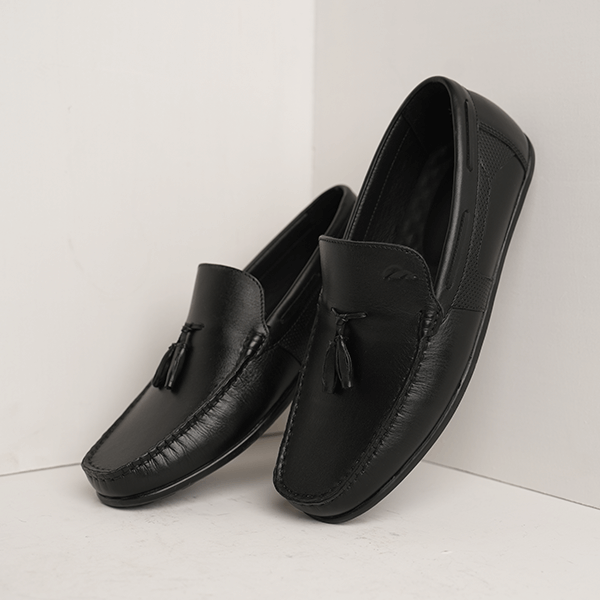 Eleganza Pebble-Grain Tassel Loafer in Black — another angle