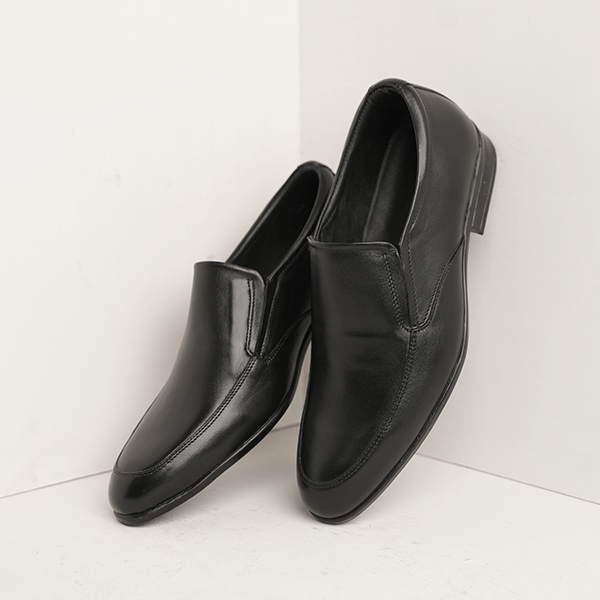 Finland Leather Slip-On Dress Shoe in Black