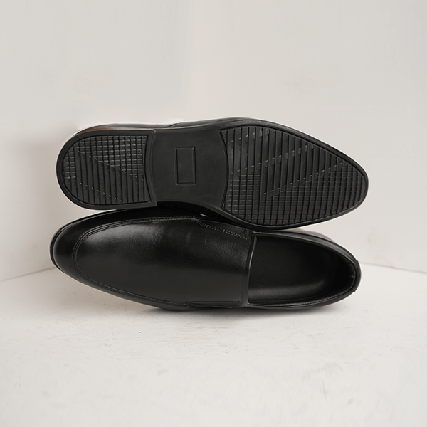 Finland Leather Slip-On Dress Shoe in Black — rubber sole