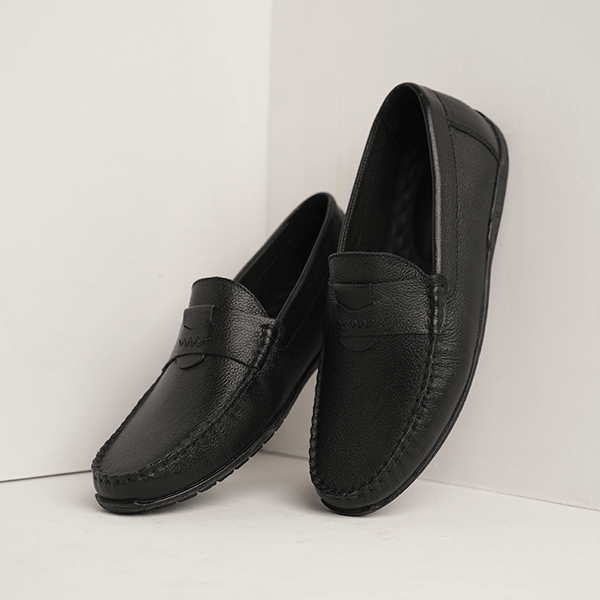 Louis Textured Penny Loafer in Black