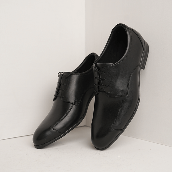 Tanzania Seamed-Toe Derby in Black