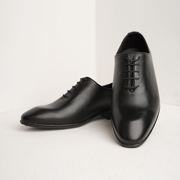 Wickford Plain-Toe Oxford in Black