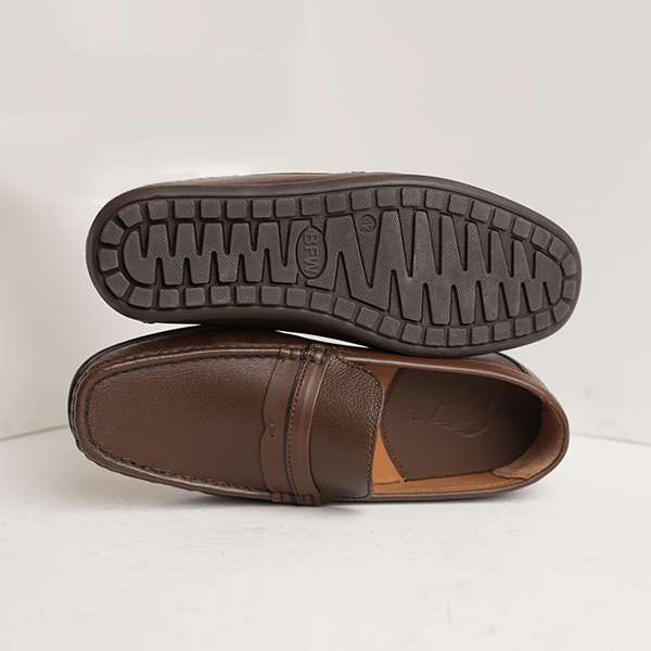 Dario Leather Penny Loafer in Brown — rubber sole
