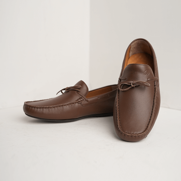 Royale Leather Bow Driving Moccasin in Brown — another angle